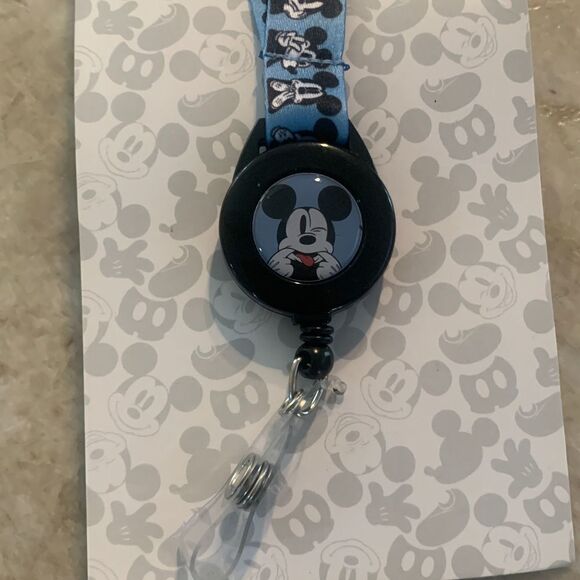Mickey Mouse Lanyard NEW - Picture 2 of 4
